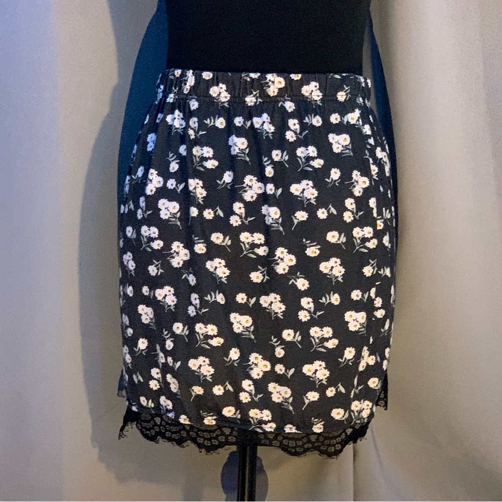 Shein slit lace hem floral print skirt with elastic stretchy waist size large